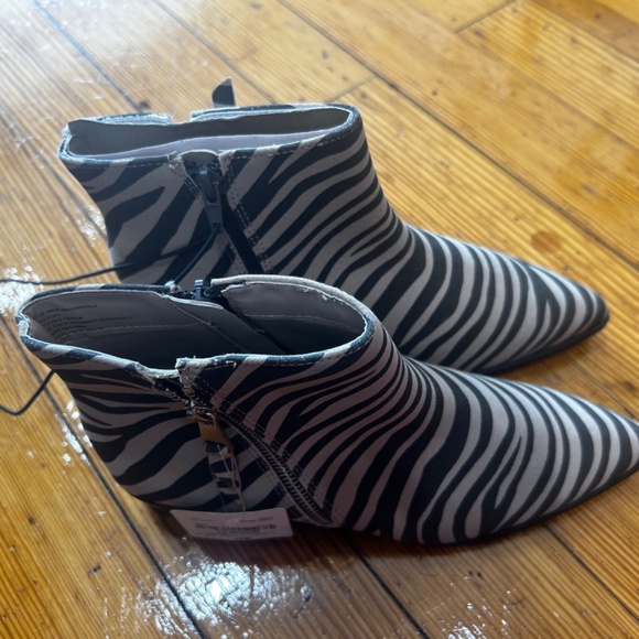 Pointed Toe Chelsea Boots in Zebra Print - Picture 2 of 3